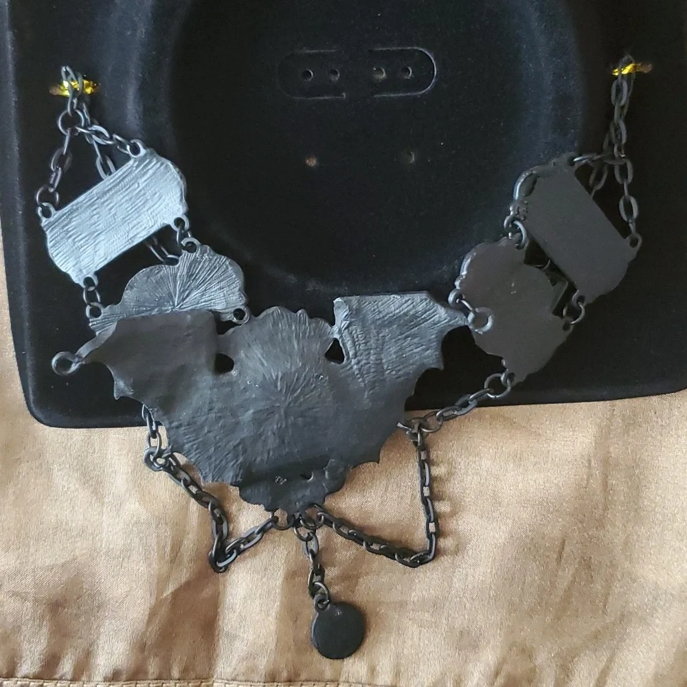 *NWT* Restyle's Purple Posession Bat Choker - Picture 8 of 16